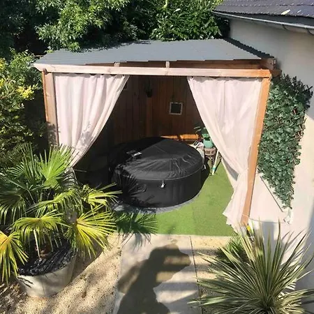 Le Joli Grenier suite De Charme A La Campagne Apartment *